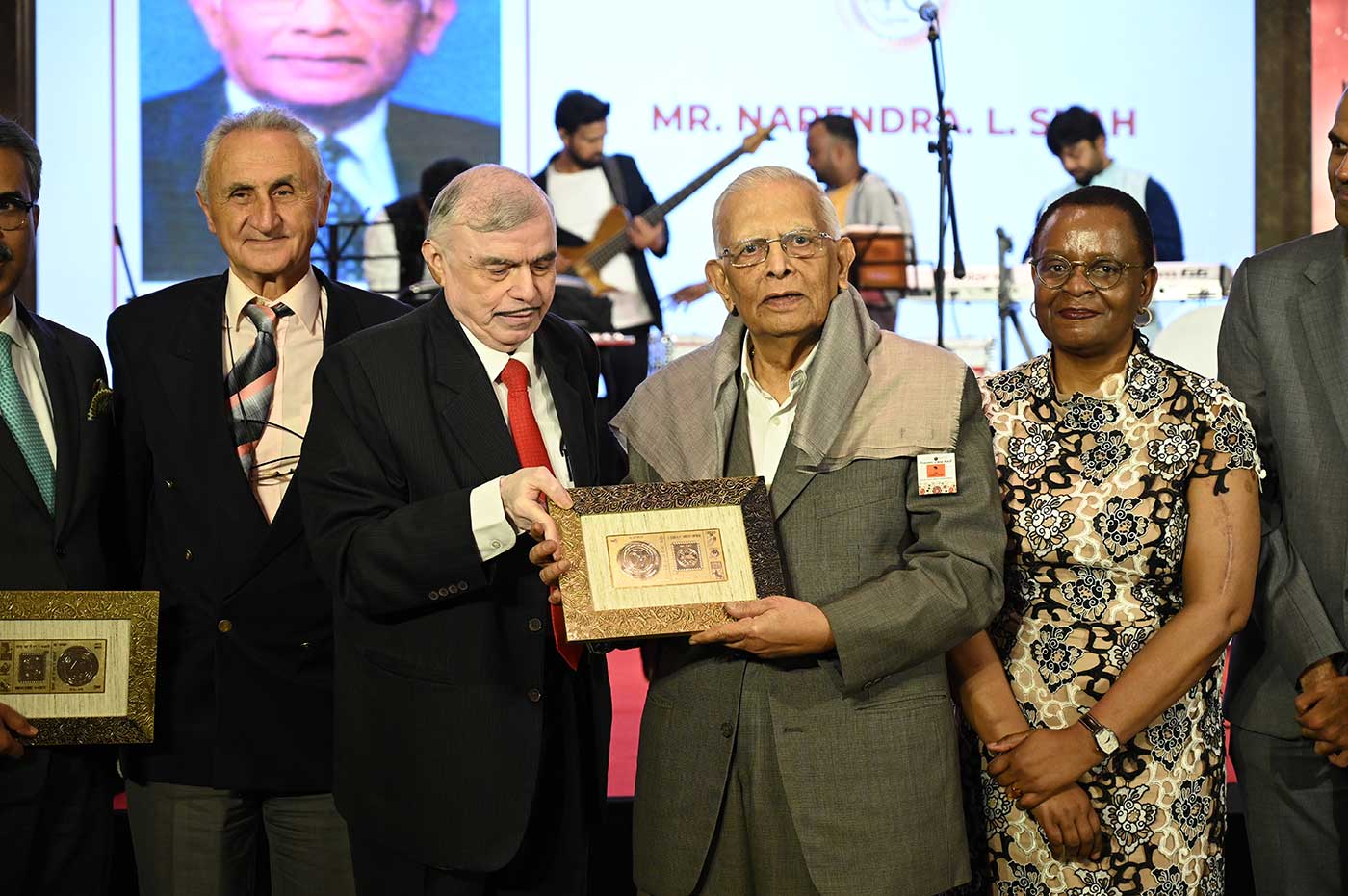 Honoring Shri. Narendra Shah, Past Chairman and advisory council member for his contributions to TEI